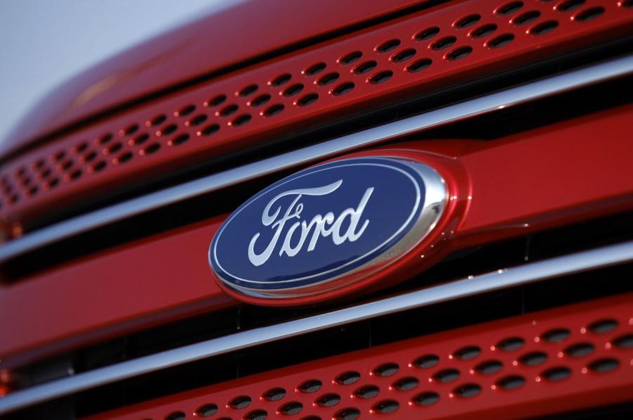  Ford Explorer EcoBoost 2012 года  (фото 3 из 28)
